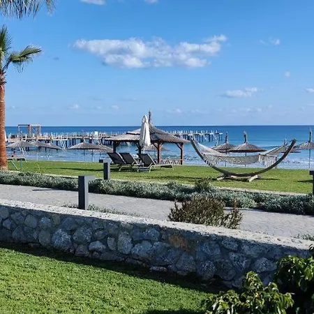 Four Seasons Sea דירה